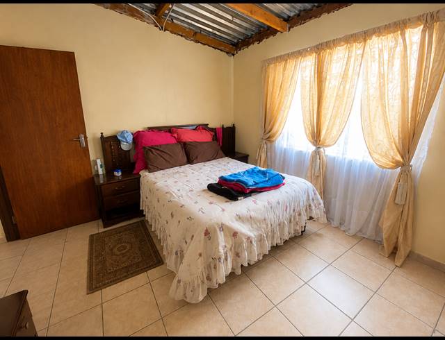 2 BEDROOM HOUSE FOR SALE IN SEBOKENG ZONE 7